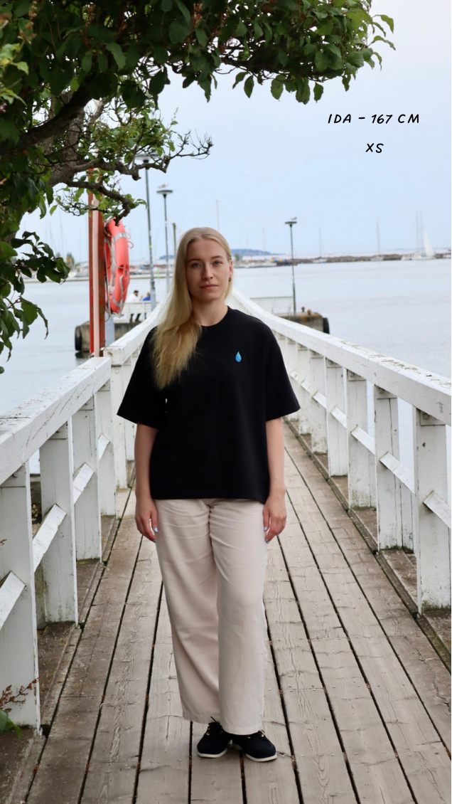 Onnenkyynel unisex musta Boxy T-paita